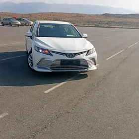 Toyota Camry Hybrid 2021