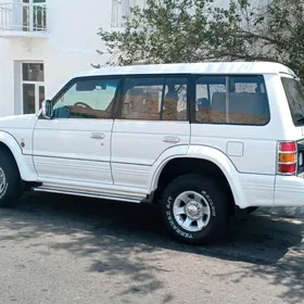 Mitsubishi Pajero 1993