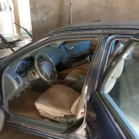 Nissan Cefiro 1998