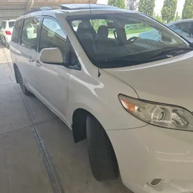 Toyota Sienna 2012
