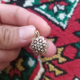 Gyzyl gulak halka