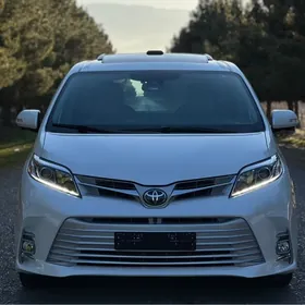 Toyota Sienna 2019