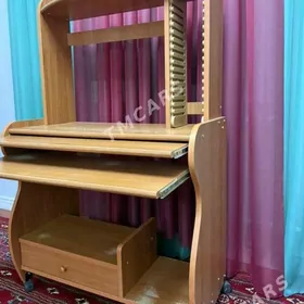 kompyuter telewozor pastafka