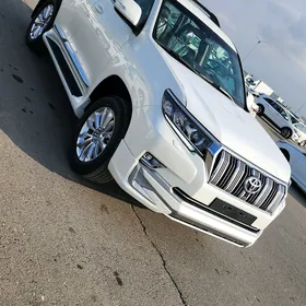 Toyota Land Cruiser Prado 2023