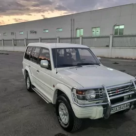 Mitsubishi Pajero 1995