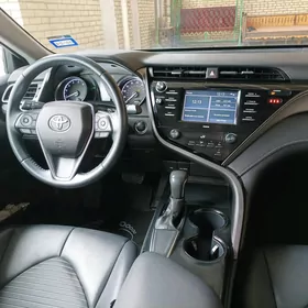Toyota Camry 2020