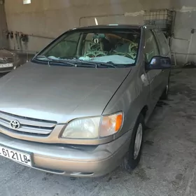 Toyota Sienna 1999