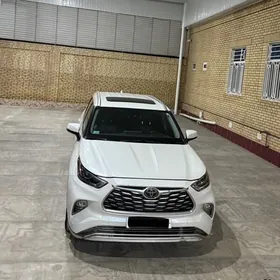 Toyota Highlander 2022