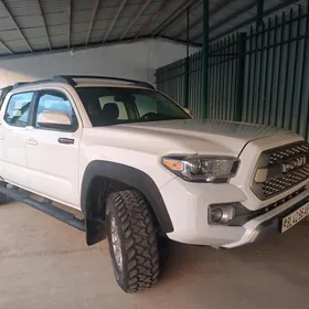 Toyota Tacoma 2018