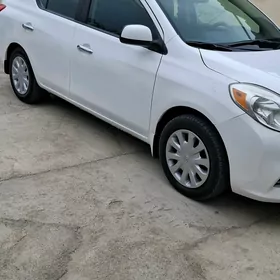 Nissan Versa 2013