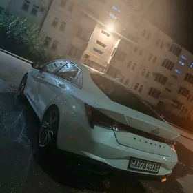 Hyundai Elantra 2021