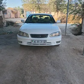 Toyota Camry 2001