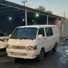 Toyota Hiace 2004