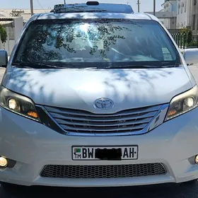 Toyota Sienna 2010