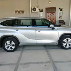 Toyota Highlander 2022