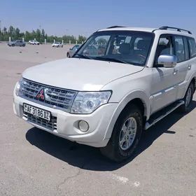 Mitsubishi Pajero 2008