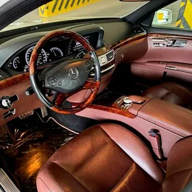 Mercedes-Benz S-Class 2013