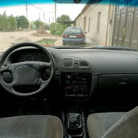 Daewoo Nubira 1998