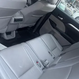 Toyota Highlander 2019