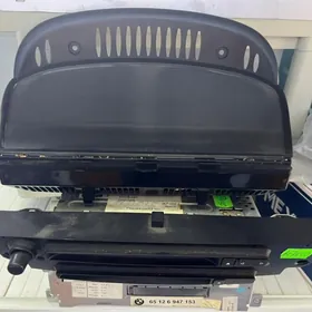 Bmw E60 monitor