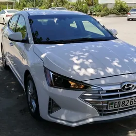 Hyundai Elantra 2020