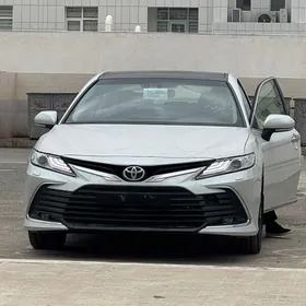 Toyota Camry 2024