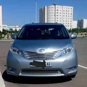 Toyota Sienna 2016