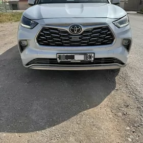 Toyota Highlander 2022