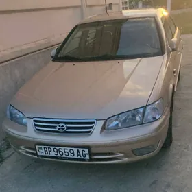 Toyota Camry 2001