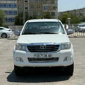 Toyota Hilux 2012