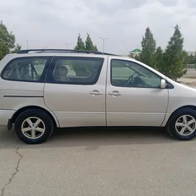 Toyota Sienna 2002