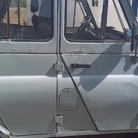 UAZ 469 1999
