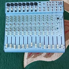 pult alesis