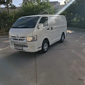 Toyota Hiace 2021