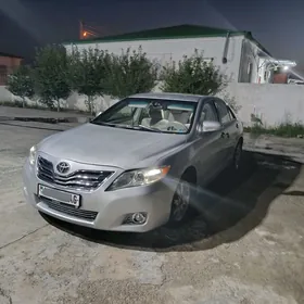 Toyota Camry 2010