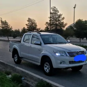 Toyota Hilux 2014