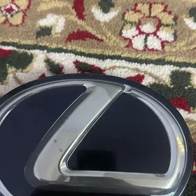 lexus emblema