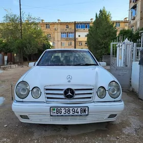 Mercedes-Benz E320 1996