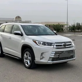 Toyota Highlander 2019