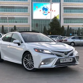 Toyota Camry 2021