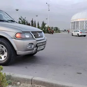 Mitsubishi Montero Sport 2002