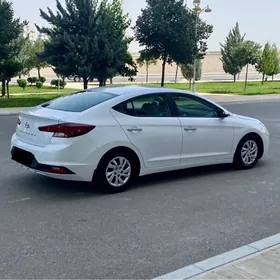 Hyundai Elantra 2020