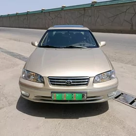 Toyota Camry 2000