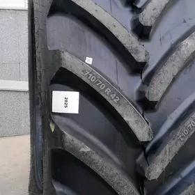 Traktor 710/70R42 650/85R38