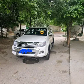 Toyota Hilux 2014