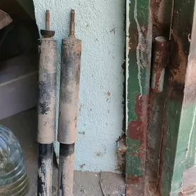 gaziwy amartizator işläp dur