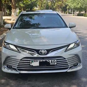 Toyota Camry 2021