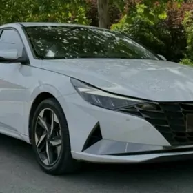Hyundai Elantra 2022