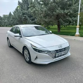 Hyundai Elantra 2022