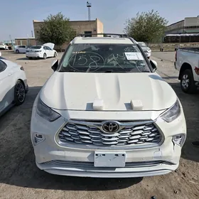 Toyota Highlander 2021